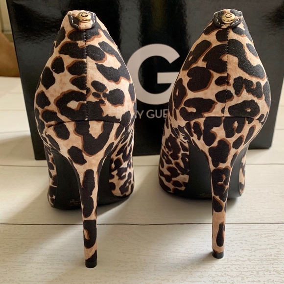NIB G by Guess Leopard Print Pumps Cheetah - Picture 5 of 6